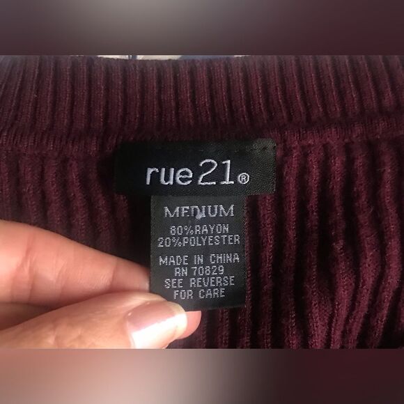 NWOT … RUE 21 “Size: M” Ribbed Top - Picture 3 of 4